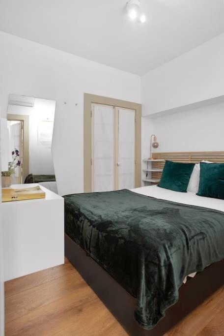 Cozy In Heart Of With Ac! Lisboa