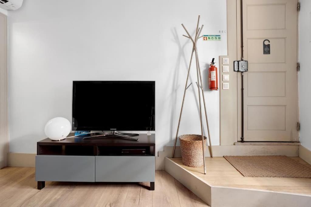 Cozy In Heart Of With Ac! Apartamento Lisboa